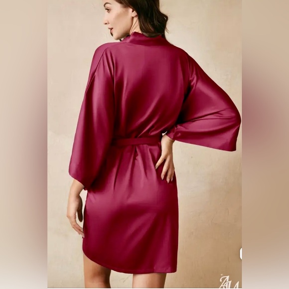 🌹Brand new AW. Bridal XS Satin Robe - Picture 3 of 7